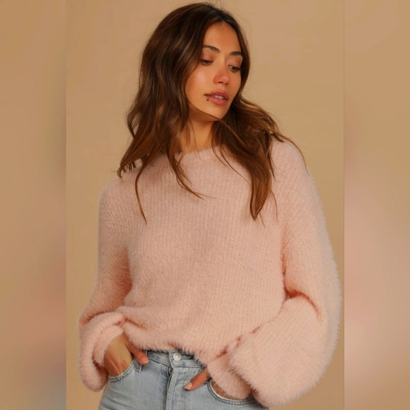 Lulu's eyelet knit oversized sweater size S - Picture 3 of 9